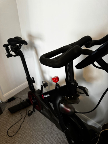 Peloton upright indoor - peloton,